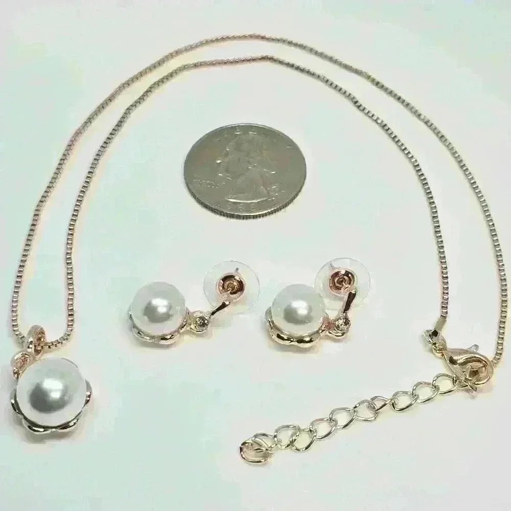 NWOT Elegant Faux Pearl Necklace and Earrings Set - Picture 3 of 3